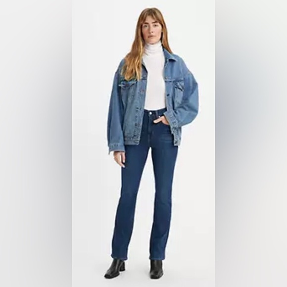 Levi 725 high rise boot cut w26 L30 BNWT - Picture 3 of 5